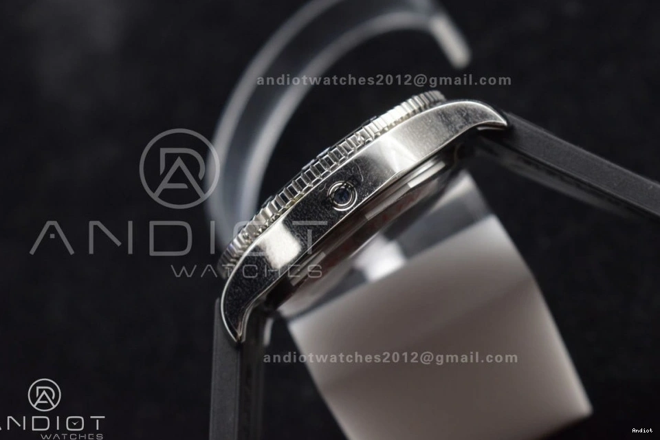 A2824 Bezel TF and Rubber Black On with 44 Dial Yellow Black Rehaut Edition 1:1 Superocean Strap Best Automatic 1128